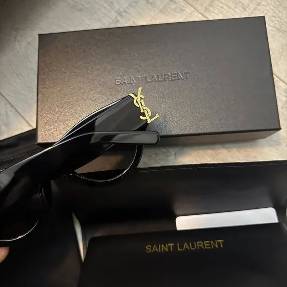 Saint Laurent Black Cat Eye Sunglasses Gold YSL Logo Trendy It Girl - Picture 11 of 11